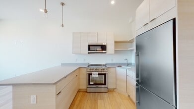 1510 N Shore Rd in Revere, MA - Building Photo - Building Photo
