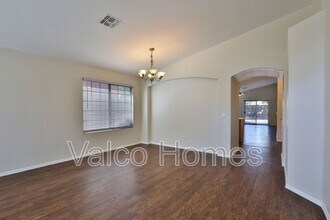 6450 W Saddlehorn Rd in Phoenix, AZ - Building Photo - Building Photo