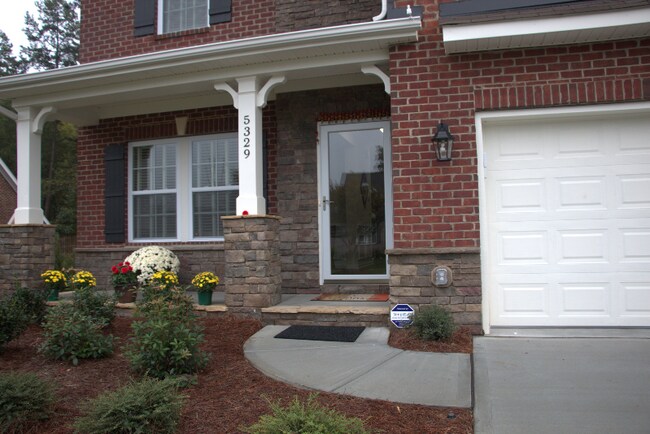 5329 Poplar Knoll Dr in Matthews, NC - Building Photo - Building Photo