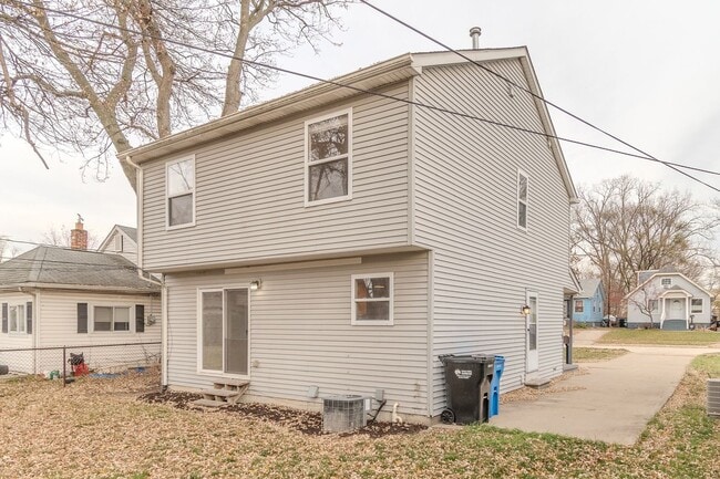 27365 Park Ct in Madison Heights, MI - Building Photo - Building Photo