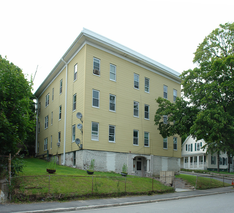 14 Duxbury Rd in Worcester, MA - Foto de edificio