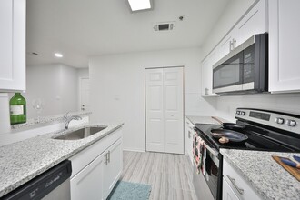 Brookview Apartments in Elkins Park, PA - Foto de edificio - Building Photo
