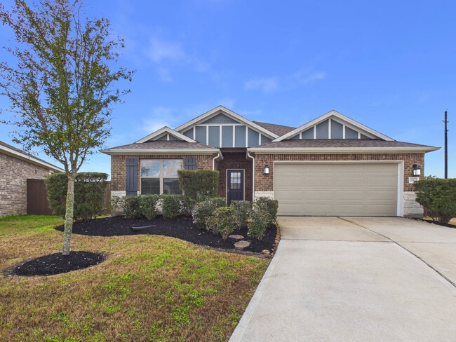 property at 2002 Brisa Ln