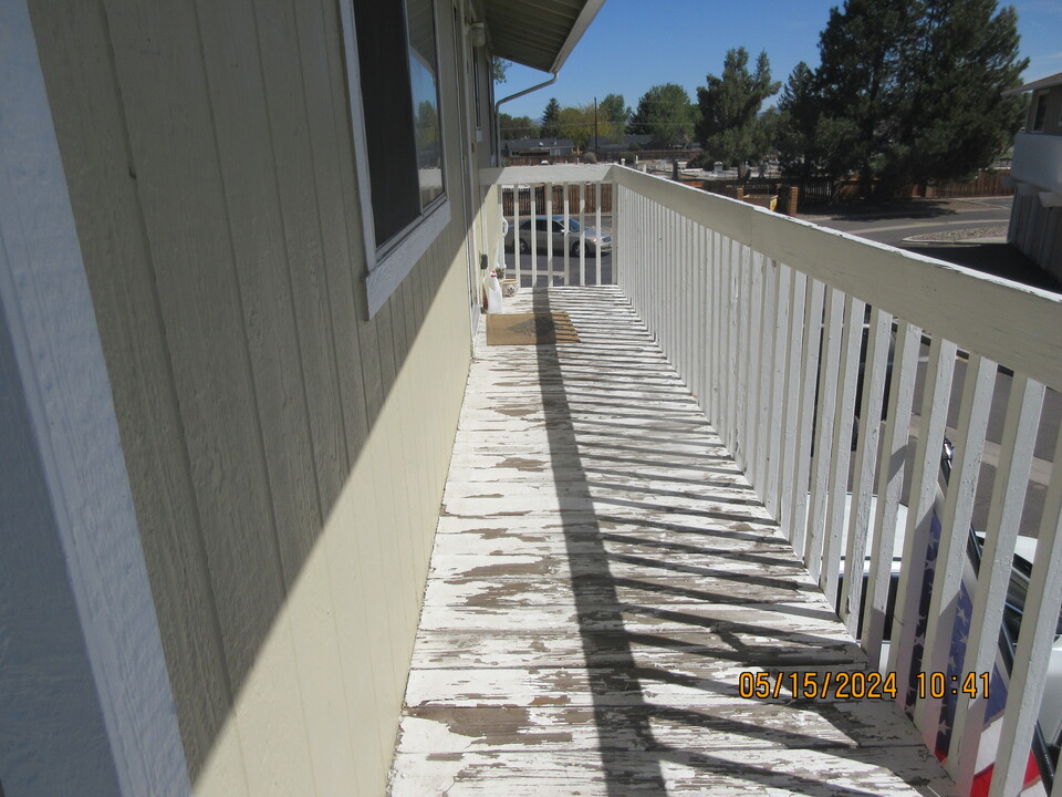 1181 Town House Cir in Gardnerville, NV - Foto de edificio
