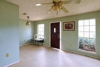 6605 George Washington Dr in Jackson, MS - Building Photo - Building Photo