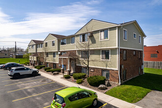 Kingswood in Depew, NY - Foto de edificio - Building Photo