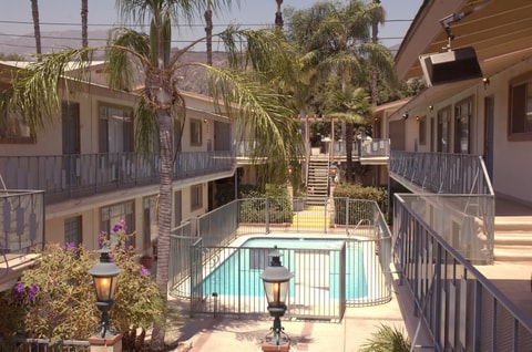 Vecino Capri in Monrovia, CA - Building Photo