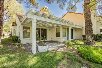 6959 Emerald Springs Ln in Las Vegas, NV - Building Photo - Building Photo