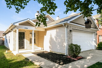 9730 Jackson Way in Avon, IN - Building Photo - Building Photo