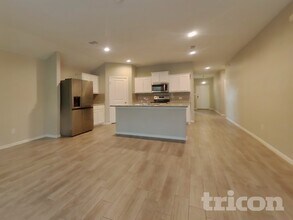 532 Houndstooth Dr in Fort Worth, TX - Foto de edificio - Building Photo