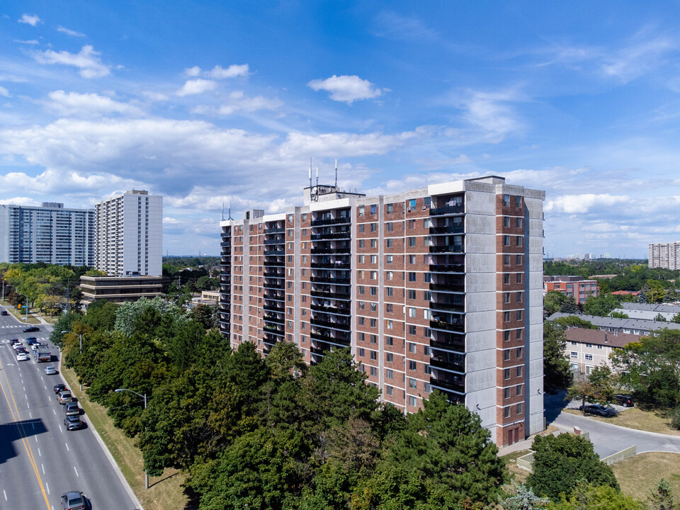 Springdale Place North in Toronto, ON - Building Photo