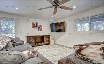 740 Tina Ct in Stateline, NV - Building Photo - Building Photo