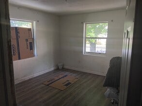 6953 NW 5th Ct, Unit West in Miami, FL - Building Photo - Building Photo