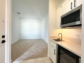 8723 W Vista Ave, Unit 2 BEDS 1 BATH in Glendale, AZ - Building Photo - Building Photo