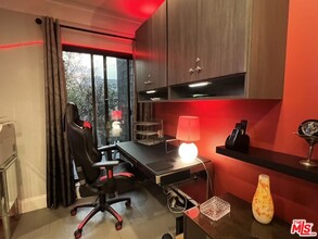 950 Kings Rd in West Hollywood, CA - Foto de edificio - Building Photo