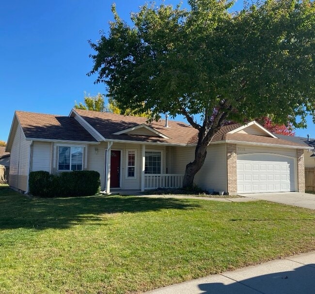 2200 E Grapewood Dr in Meridian, ID - Building Photo - Building Photo