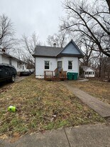 968 W View St in Decatur, IL - Building Photo