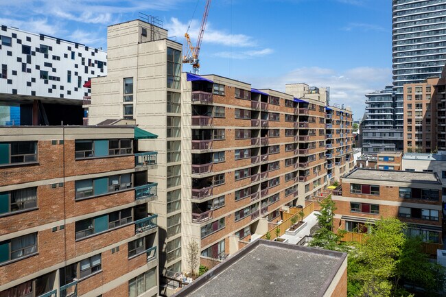 89-105 McCaul Street in Toronto, ON - Building Photo - Building Photo