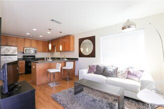 711 W 32nd St in Austin, TX - Building Photo - Building Photo