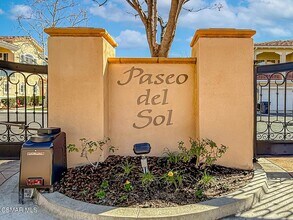 2930 Esperanza Way in Simi Valley, CA - Building Photo - Building Photo