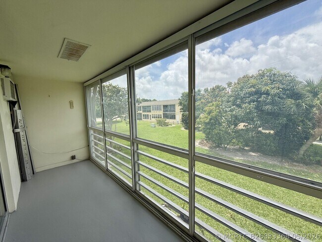 32 Kingswood E