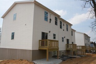 2520 Mill Rd in Mechanicsburg, PA - Building Photo