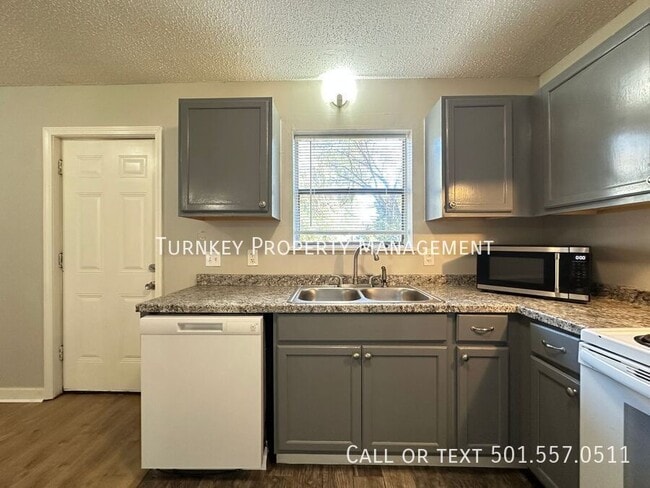 property at 361 N Oak Ct