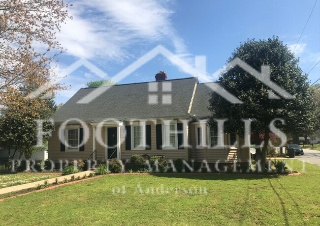 220 Moultrie Square
