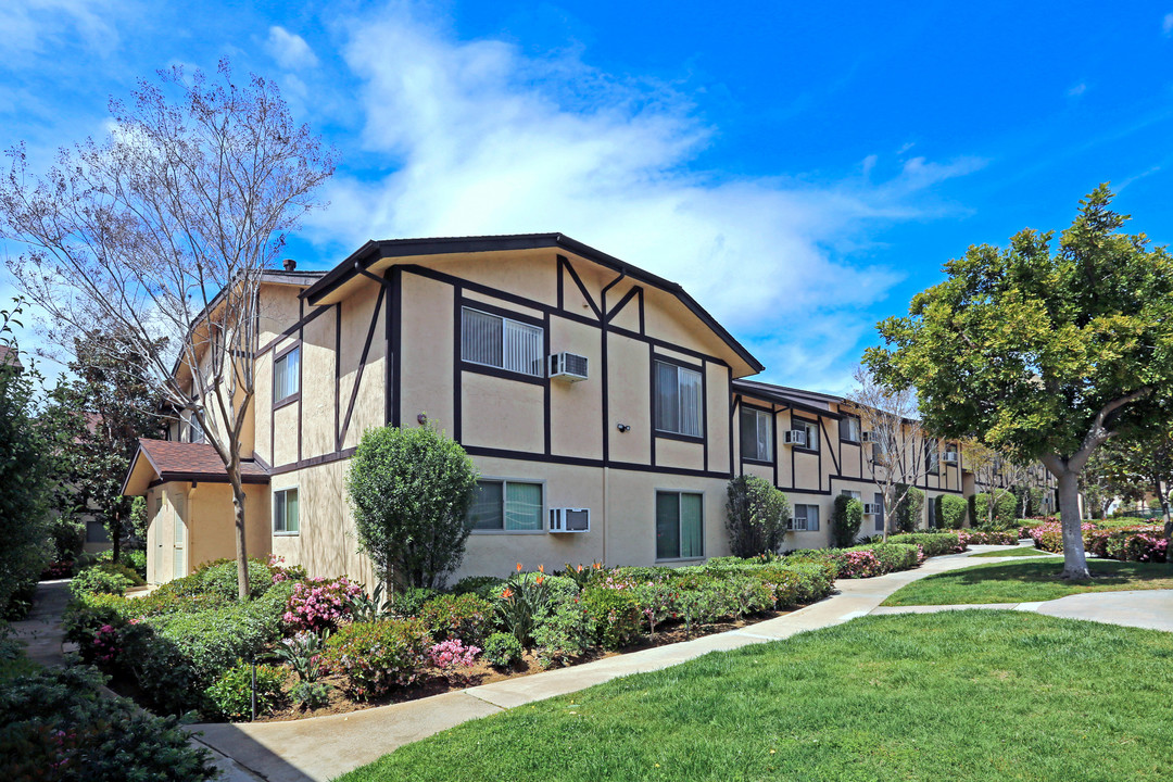 La Jolla Terrace in San Diego, CA - Foto de edificio