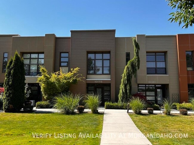 property at 10175 W Carlton Bay Dr
