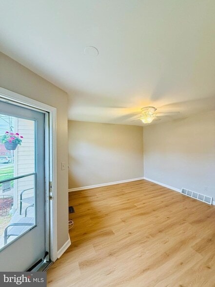 614 Fraley St, Unit 210 in Bridgeport, PA - Foto de edificio - Building Photo