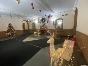 155-01 90th Ave in Queens, NY - Building Photo - Building Photo