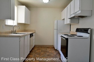 3618 SW Beaverton Hillsdale Hwy-Unit -UNIT 24 in Portland, OR - Building Photo - Building Photo