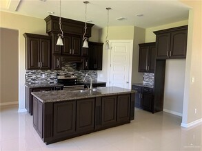 5120 Kendlewood Ave in McAllen, TX - Building Photo - Building Photo