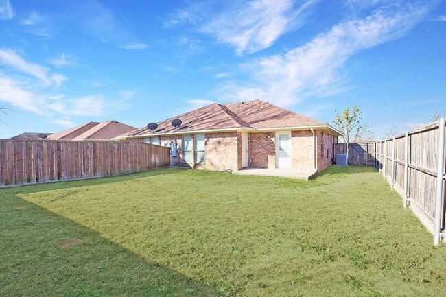 property at 933 Farmington Rd