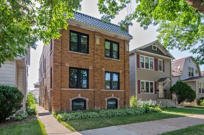 property at 5310 N Luna Ave