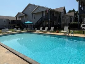 Rhodes Ferry in Decatur, AL - Building Photo