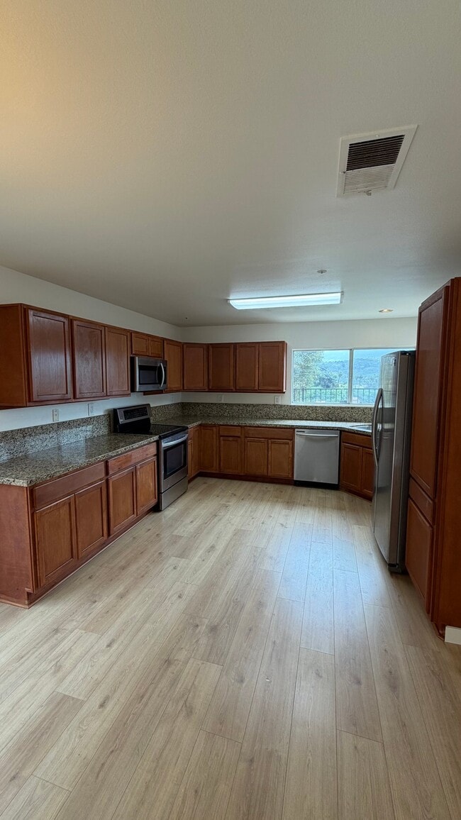 property at 5709 Kensington Pl