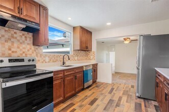 13832 South Bay Lake Rd in Groveland, FL - Building Photo - Building Photo