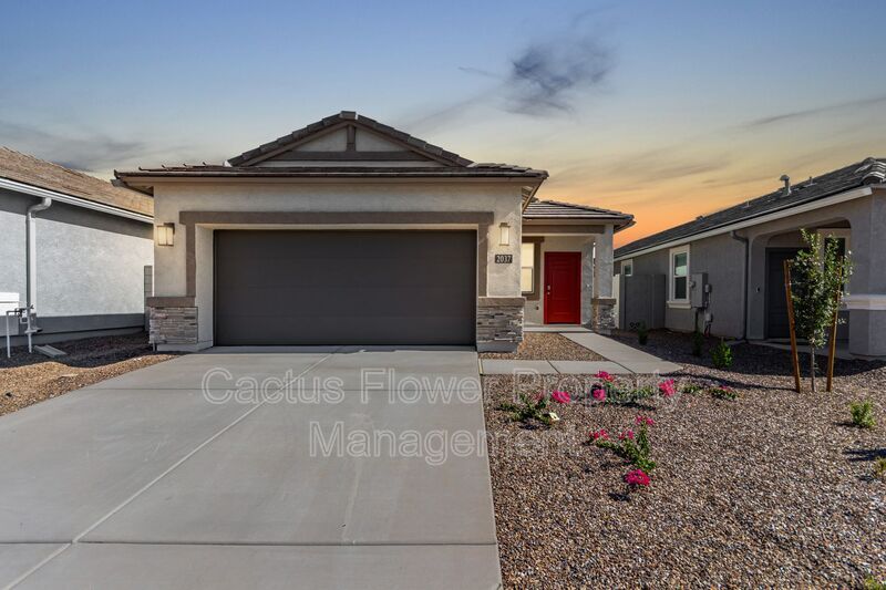 2037 W Shelly Ave in Mesa, AZ - Building Photo