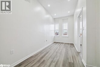 68 Peel St in Simcoe, ON - Building Photo - Building Photo