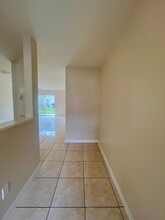 721 Cresting Oak Cir in Orlando, FL - Building Photo - Building Photo