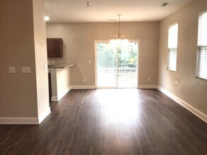 8817 Kellum Dr in North Charleston, SC - Foto de edificio - Building Photo