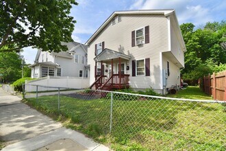 581 Armory St in Springfield, MA - Building Photo - Building Photo