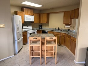 4823 Fern Lk in San Antonio, TX - Foto de edificio - Building Photo