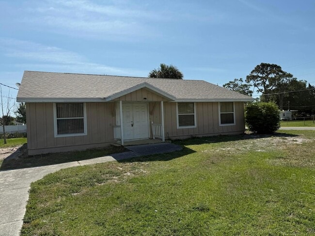 property at 5014 Palm Dr