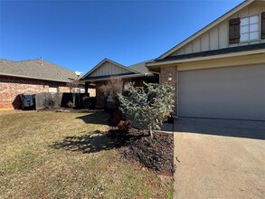 16408 Village Common Dr in Oklahoma City, OK - Building Photo - Building Photo