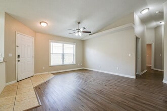 160 Burnsed Pl in Oviedo, FL - Foto de edificio - Building Photo