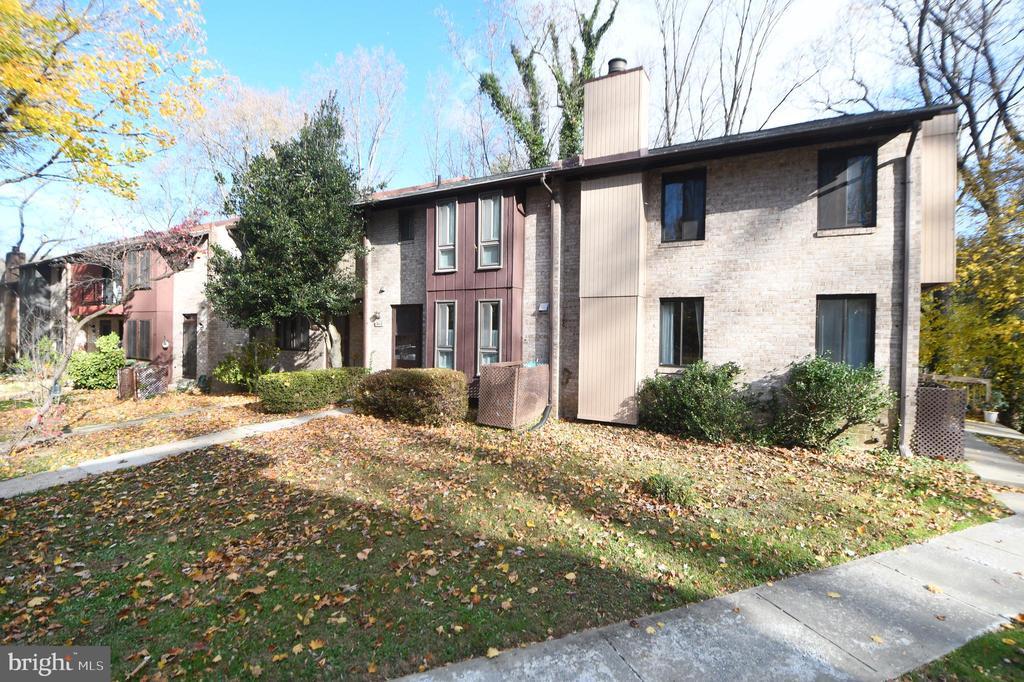 7812 Briardale Terrace in Derwood, MD - Building Photo
