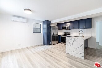 950 Havenhurst Dr in West Hollywood, CA - Building Photo - Building Photo